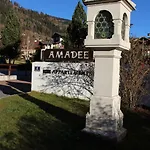 Amadee Apartament *