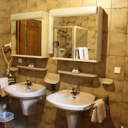 Amadee באד קליניקירשהיים